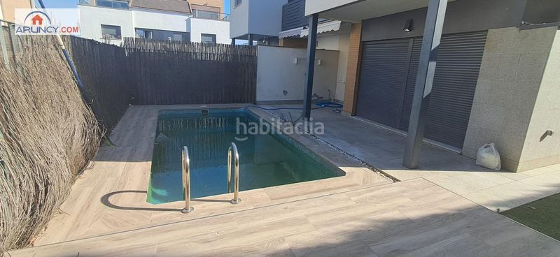 Foto aaffb0d6-28ca-45dd-839d-cbfe5473fc82. Doppelhaus mit heizung pool in Colegio Europa Espartinas