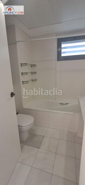 Foto b73ed6e5-d70e-414f-8b2f-ca72195492d4. Doppelhaus mit heizung pool in Colegio Europa Espartinas
