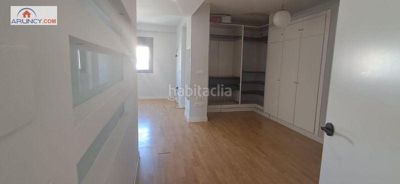 Foto ea5b2d1d-82fd-4191-a338-6088fb2b4a85. Doppelhaus mit heizung pool in Colegio Europa Espartinas