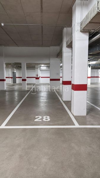 Foto 9e87d115-2d64-40e2-8205-014453ed2792. Aparcament cotxe a colores - entreparques Sevilla
