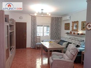 Casa a La Plata. Bonita casa en el barrio de la plata, en la calle fray luis de l