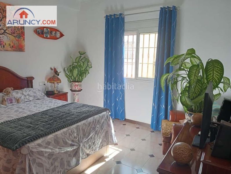 Foto 181e08b0-d75b-499a-92b5-fc6d23808129. Casa amb calefacció a La Plata Sevilla