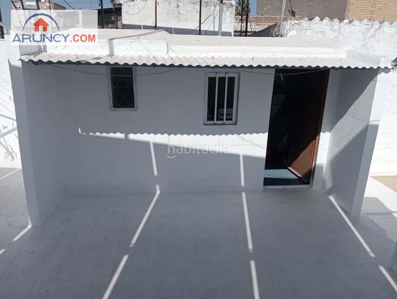 Foto bcb295e1-20fc-437a-83e7-104b3ad2ac46. Casa amb calefacció a La Plata Sevilla