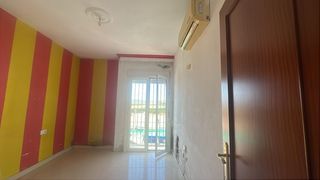 Etagenwohnung in Cantillana. Casa pareada en venta en la cantillana  4 habitaciones, patio y