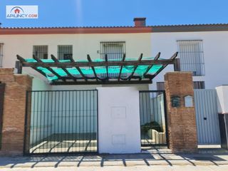 Etagenwohnung in Cantillana