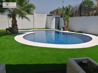 Rent Chalet in Olivar de Quintos. Bonito chalet en la zona de olivar de quinto en montequinto !!!!