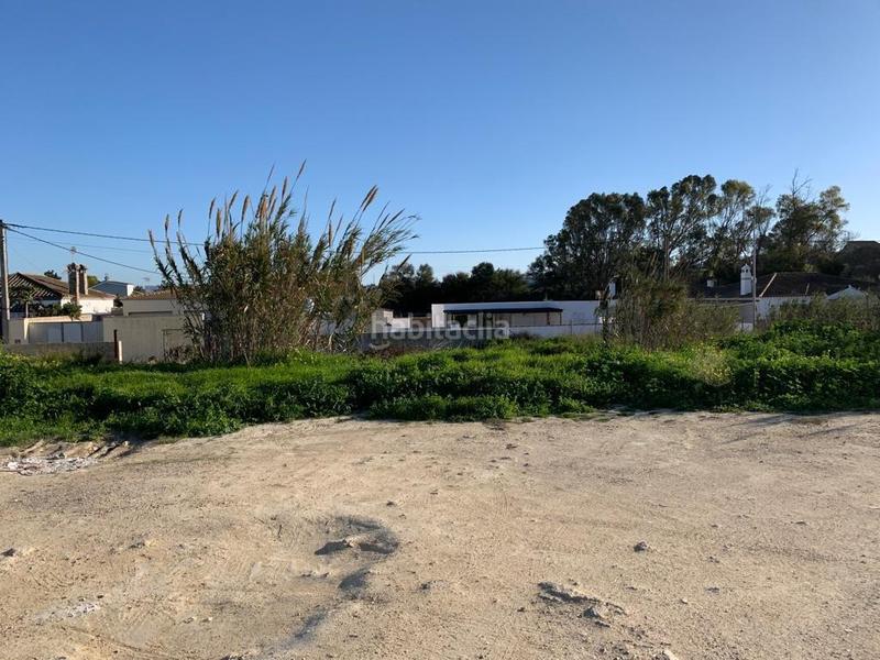 Foto d3b4aaf0-df0f-404d-ae5b-536a564a6e0d. Terrain résidentiel dans La Banda - Campo de Fútbol Chiclana de la Frontera