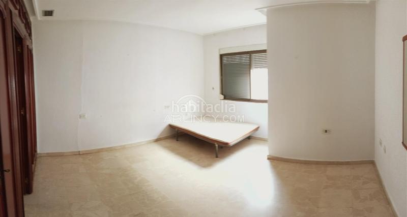 Foto 534446d9-3153-4248-bfd5-2b7e4f011d4b. House with parking in La Banda - Campo de Fútbol Chiclana de la Frontera