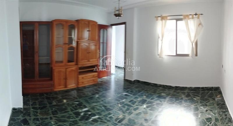 Foto ac74cbc6-3c1e-4cc3-85fd-b43b6a9f4a03. House with parking in La Banda - Campo de Fútbol Chiclana de la Frontera