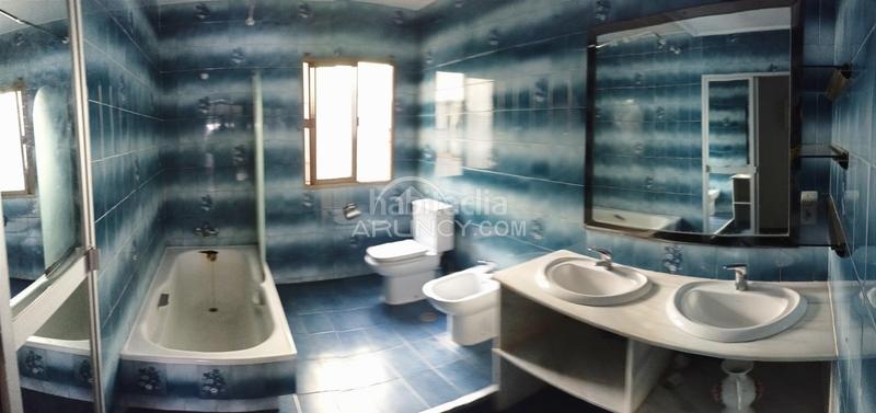 Foto b9eeffcf-9e70-48b5-88b0-201a8cdea61f. House with parking in La Banda - Campo de Fútbol Chiclana de la Frontera