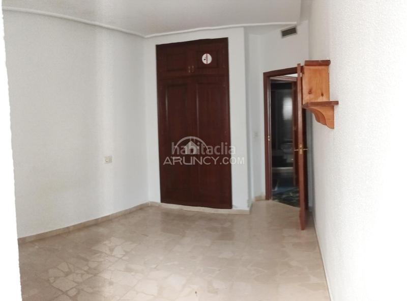 Foto c4bef10c-e91b-452d-a300-1307208632b6. House with parking in La Banda - Campo de Fútbol Chiclana de la Frontera