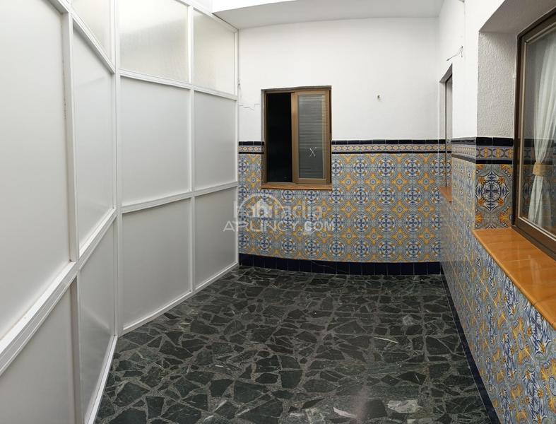 Foto fa65ff11-fbb7-4bdc-b282-f37f965cf81d. House with parking in La Banda - Campo de Fútbol Chiclana de la Frontera