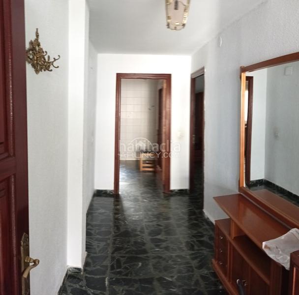 Foto fe7fdb7f-5d61-4f42-b875-1aff7f9b8939. House with parking in La Banda - Campo de Fútbol Chiclana de la Frontera