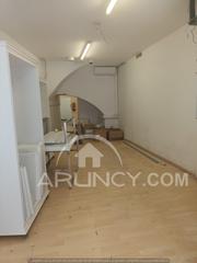 Lloguer Local Comercial a Núcleo urbano. Local en pleno centro