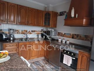 House in La Banda - Campo de Fútbol. Duplex en residencial privado en venta con garaje