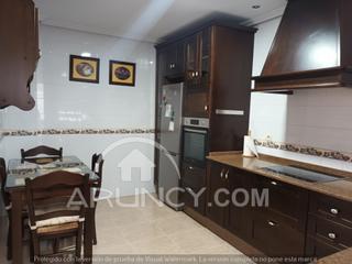 Location Maison jumelée à Núcleo urbano. Magnifico adosado en alquiler,solo personas solventes,funcionari