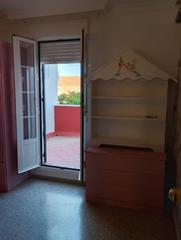 Casa adossada a Núcleo urbano. Casa adosada en nucleo urbano lista para entrar a vivir!