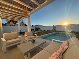 Chalet in Las Lagunas - Campano. Chalet en venta a un paso de la playa no hipotecable