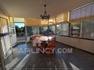 Chalet à Los Franceses - La Vega. Gran finca con casa y garajes cerrados en venta