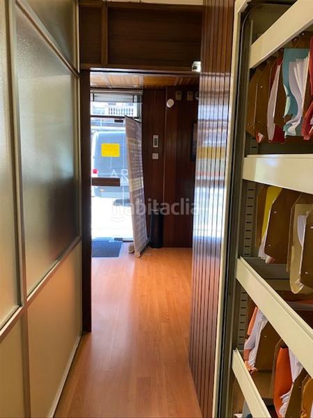 Foto 5b1e1919-d971-494a-920e-0b4f24c49113. Oficina local polivalente en zona vip (comercial/oficina+vivienda) en Barcelona