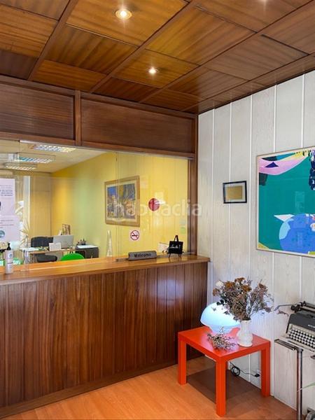 Foto cfab6e3b-0616-4e1b-97fe-7af12d6d48c3. Oficina local polivalente en zona vip (comercial/oficina+vivienda) en Barcelona