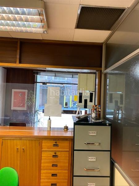 Foto d08ef847-a307-4ad4-9479-7201335d278e. Oficina local polivalente en zona vip (comercial/oficina+vivienda) en Barcelona