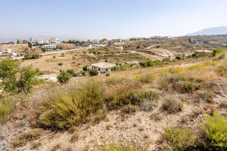 Terreny residencial a Altos de la Zubia. Calle gevejar 6 la zubia
