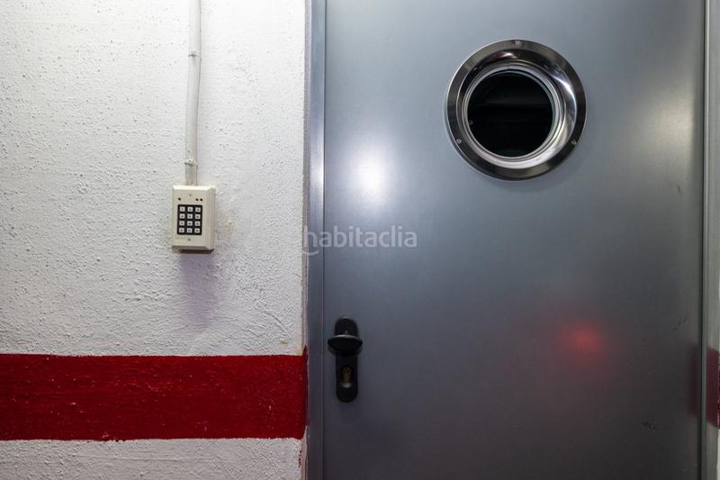 Foto f90b2935-96d4-44b8-a5d2-a319ffa2a241. Car parking in Plaza de Toros Granada