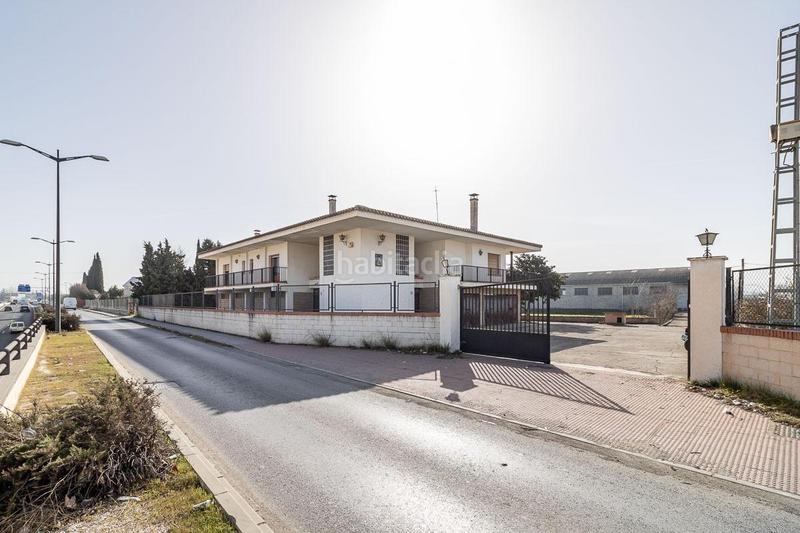 Foto 420173bf-f3bf-465e-8589-1ece7a50ac49. Masía casa con terreno y nave en Santa Fe