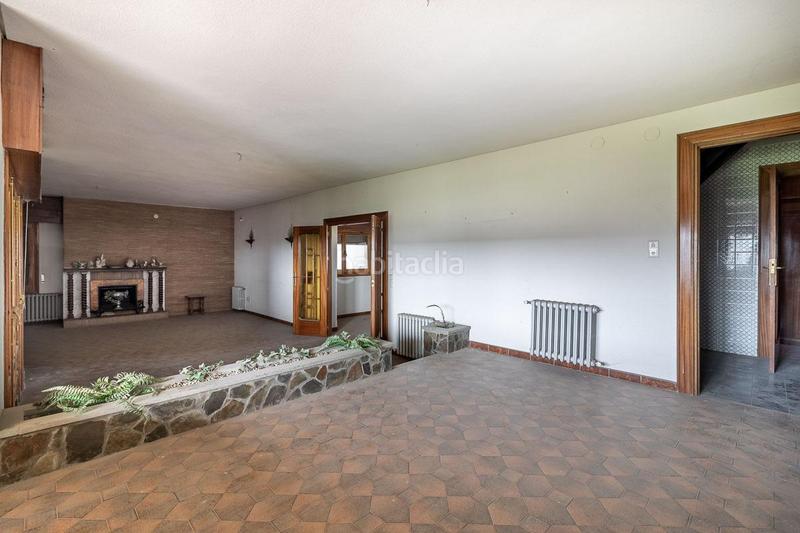 Foto 52f8144a-c393-4b2d-bcb1-92c9337b3956. Masía casa con terreno y nave en Santa Fe