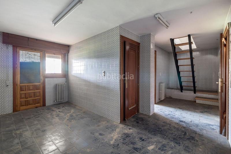 Foto 79975d5d-56ee-4bc1-8812-ef68cb2e133a. Masía casa con terreno y nave en Santa Fe