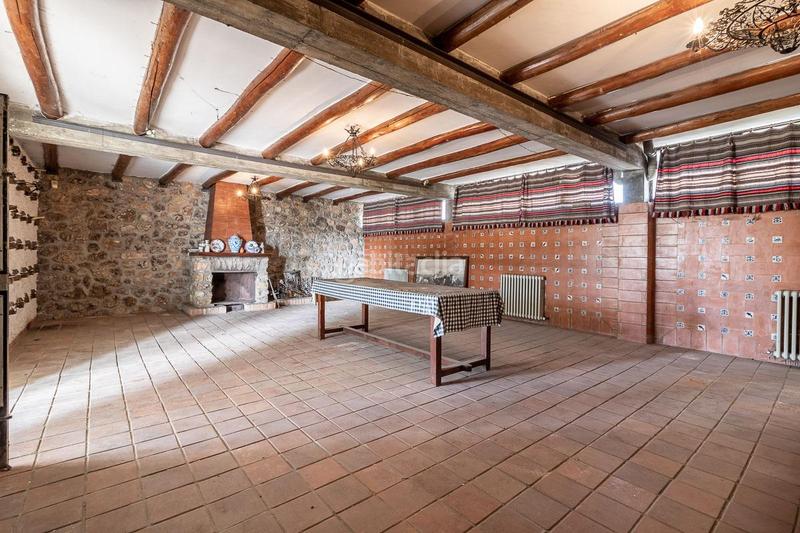 Foto a4a581b8-6a16-4ca5-b88e-f7dec5ac3000. Masía casa con terreno y nave en Santa Fe