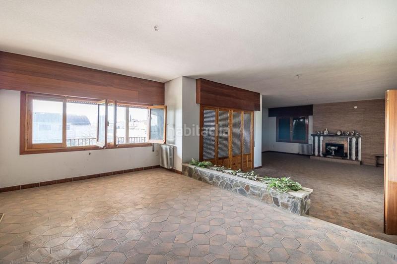 Foto ac462787-23d6-4d10-ad9d-e6441b2eeb53. Masía casa con terreno y nave en Santa Fe