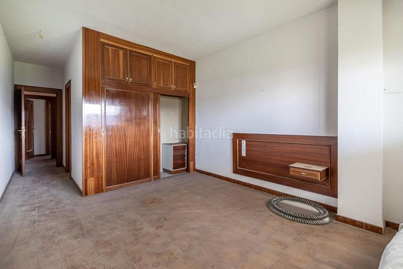 Foto b4b10fc8-6d62-4875-a01a-3d27e6ea6730. Masía casa con terreno y nave en Santa Fe