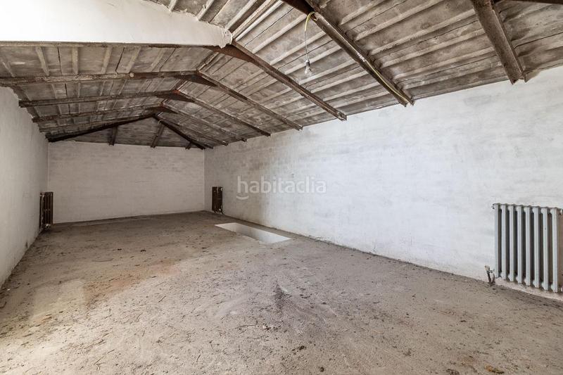 Foto ca0c7523-8e8a-41c3-b0b5-a6e0b289ad88. Masía casa con terreno y nave en Santa Fe