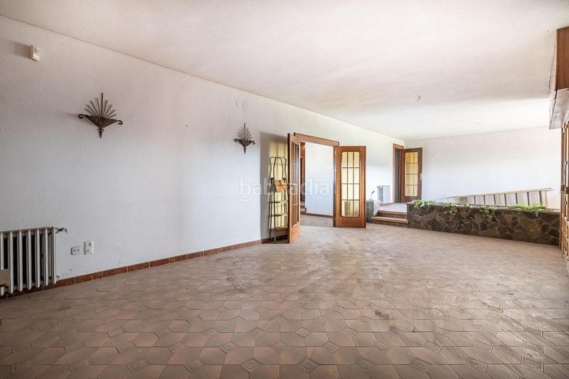 Foto ca2fe007-068a-4af0-ae02-0b9c2fee4979. Masía casa con terreno y nave en Santa Fe