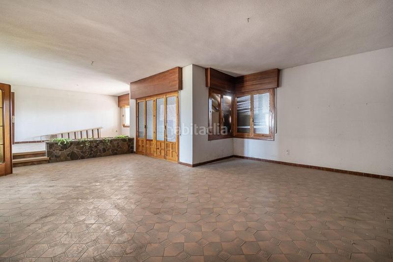 Foto e2b47c28-62af-4e59-a698-1aeb0fe76aa6. Masía casa con terreno y nave en Santa Fe