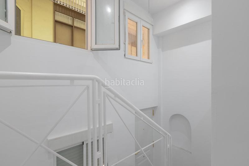 Foto aabd8ad9-b899-40b3-8e37-2f1c9e853065. Local comercial a Puerto Deportivo Fuengirola