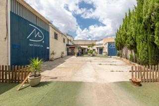 Bâtiment à usage industriel à Atarfe. En venta nave industrial en avenida los alamos  atarfegranada