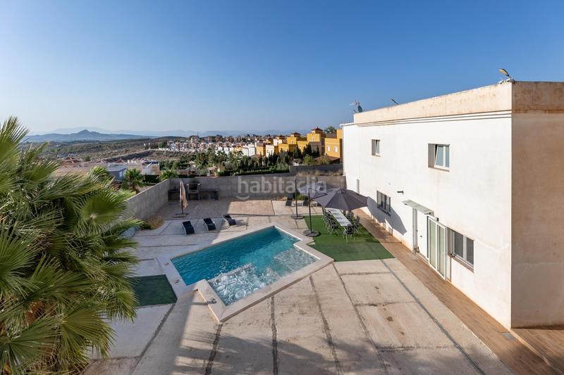 Foto 2d9de15b-92b1-4906-955c-2b04d664c375. Chalet en calle borraja 1 villa de lujo en venta en Dílar