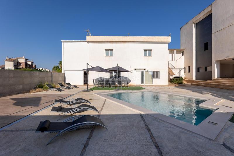 Foto 9420da42-a3cf-498b-9069-7cd388abb280. Chalet en calle borraja 1 villa de lujo en venta en Dílar