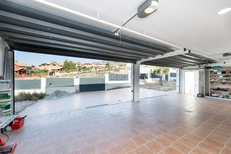 Foto bc6010f1-36c6-410c-9ee4-feafe3c7bc61. Chalet en calle borraja 1 villa de lujo en venta en Dílar