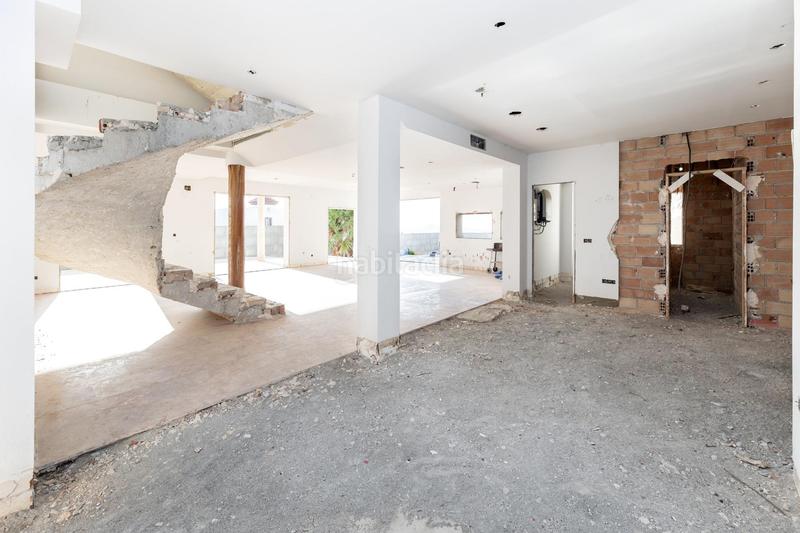 Foto d9aeb2bf-c9dc-44c4-a6c8-642a4a683a68. Chalet en calle borraja 1 villa de lujo en venta en Dílar