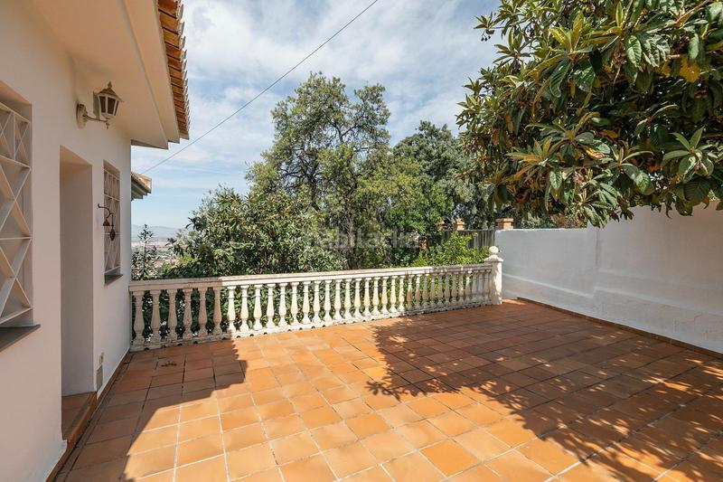 Foto d8bcbfbe-d9f3-4824-86e2-2b7c3dc8c778. Chalet espectacular chalet con piscina y vistas a la ciudad en Monachil