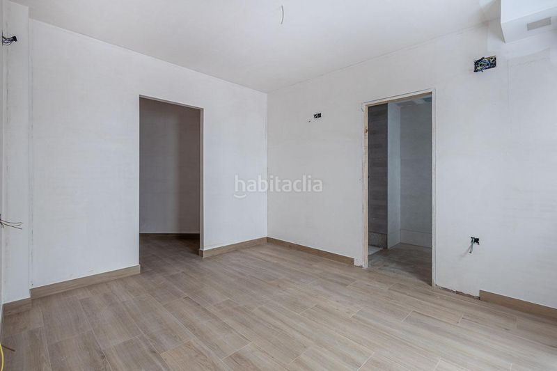 Foto 002ff671-1a92-48c4-abda-5385686b5a2f. Pis a Loja