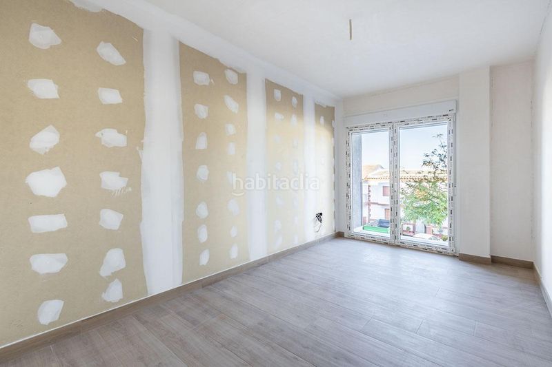 Foto c5855cf0-fd36-40dd-90f4-912930a1cd7e. Pis a Loja