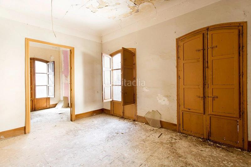 Foto 076b8125-9b26-40b4-b785-592d1fbb8009. Edificio en pleno centro en Guadix