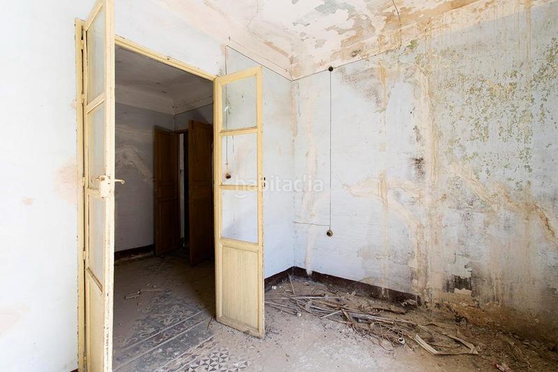 Foto 7f8f9e9b-b334-42bc-a450-7d5ed4e760ea. Edificio en pleno centro en Guadix