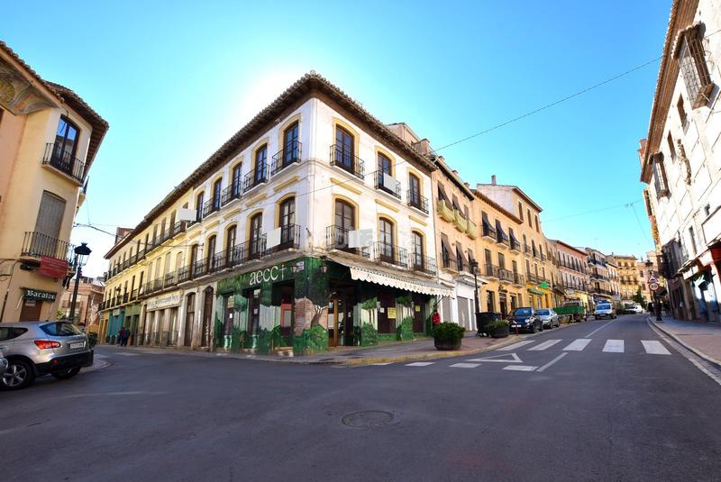 Foto b3236cea-4adf-4992-9341-0bcf4644ce29. Edificio en pleno centro en Guadix