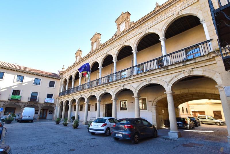Foto c970f3ea-fea7-4738-ad20-81342ad0bda6. Edificio en pleno centro en Guadix